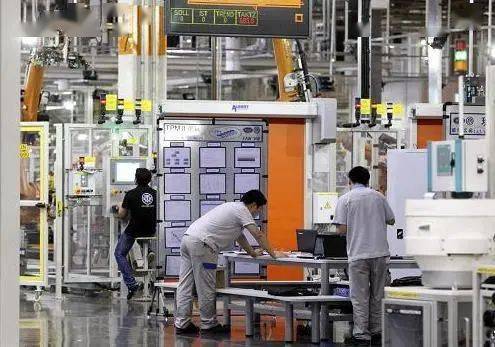 忙碌與低效的悖論 企業管理創新如何破解工廠效率困局